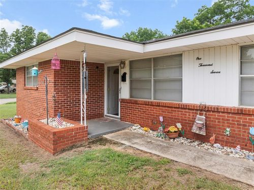 1007 Nw 7th St, Lindsay, OK, 73052-3005 | Card Image