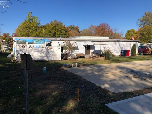 216 Westwoods, Amherst, OH, 44001-2049 | Card Image