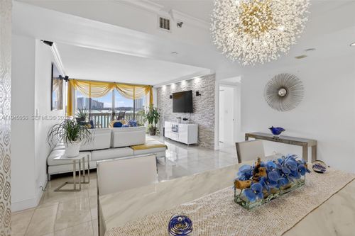 apt-312-1000 W Island Blvd, Aventura, FL, 33160-5610 | Card Image