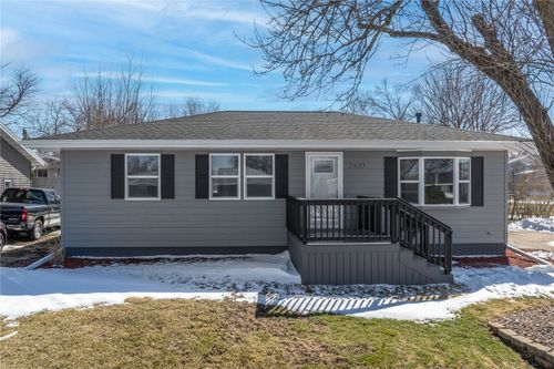 2455 Mcgowan Blvd, Marion, IA, 52302-2216 | Card Image