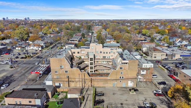 APT-209 - 6337 Roosevelt Rd, Condo with 2 bedrooms, 2 bathrooms and 2 parking in Berwyn IL | Image 24