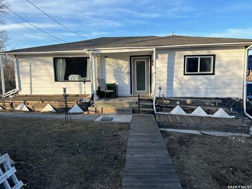 11 Main St, Ernfold, SK, S0H1K0 | Card Image