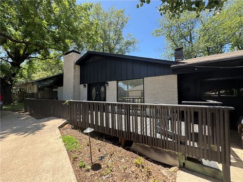110 N Gunter St, Siloam Springs, AR, 72761-2838 | Card Image