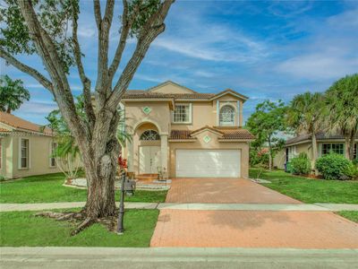 1130 Nw 184th Pl, House other with 5 bedrooms, 3 bathrooms and null parking in Pembroke Pines FL | Image 2