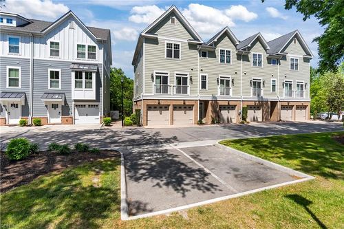 426 Westport St, Norfolk, VA, 23505-3925 | Card Image