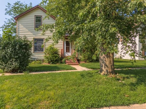 121 E James St, Forrest, IL, 61741-9351 | Card Image