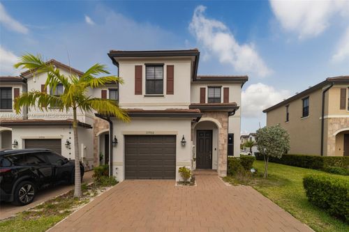 10966 W 33rd Way, Hialeah, FL, 33018-2195 | Card Image