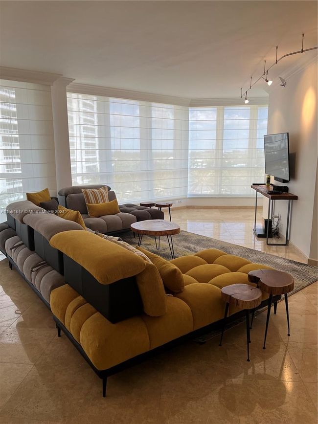 905 - 21150 Point Pl, Condo with 3 bedrooms, 2 bathrooms and null parking in Aventura FL | Image 11