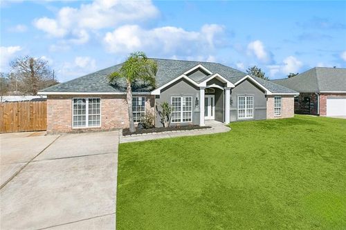 123 Montpelier Dr, Boutte, LA, 70039-3046 | Card Image