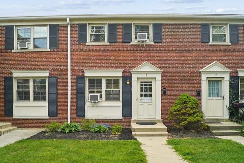 e109-1775 Northwest Ct, Columbus, OH, 43212-1558 | Card Image