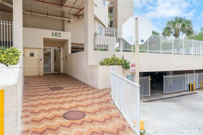 APT-207 - 102 Sw 6 Th Ave, Condo with 3 bedrooms, 2 bathrooms and null parking in Miami FL | Image 20