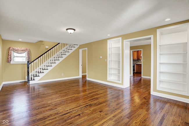 LIVING ROOM | Image 9