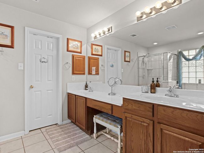 15622 Portales Pass, House other with 5 bedrooms, 3 bathrooms and null parking in Helotes TX | Image 17