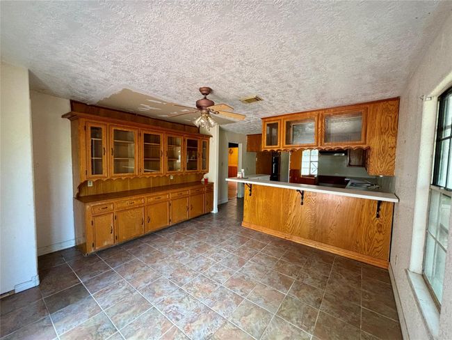 breakfast nook | Image 15