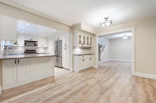 37-9000 Ash Grove Cres, Burnaby, BC, V5A4M3 | Card Image
