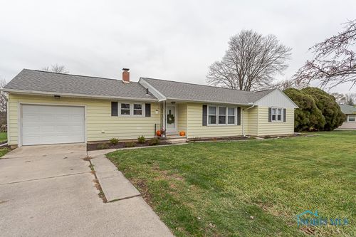 422 Henry Drive, Woodville, OH, 43469 | Card Image