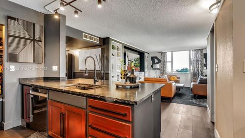 apt-401-3800 Hillcrest Dr, Hollywood, FL, 33021-7937 | Card Image