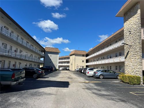 206-5181 W Oakland Park Blvd, Lauderdale Lakes, FL, 33313-1579 | Card Image