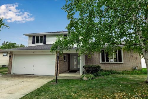 15 Christen Ct, Lancaster, NY, 14086-3101 | Card Image