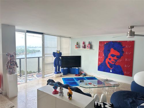 ph14-600 Ne 36th St, Miami, FL, 33137-3929 | Card Image