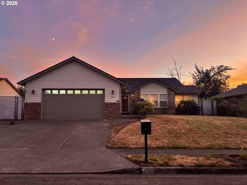 1387 Se Evans Loop, Troutdale, OR, 97060-2292 | Card Image