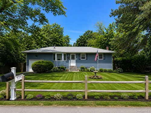 212 Union Ave, East Patchogue, NY, 11772-7928 | Card Image