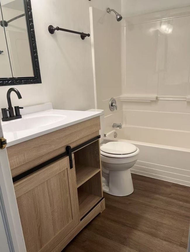 APT-1A - 1208 Whispering Hills Ct, Condo with 2 bedrooms, 1 bathrooms and 2 parking in Naperville IL | Image 6