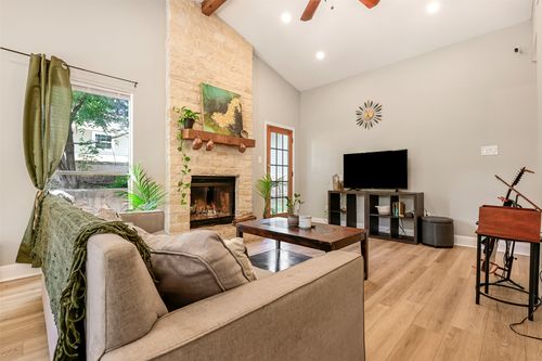 apt-a-108 S Kaupo Dr, Bastrop, TX, 78602-6317 | Card Image