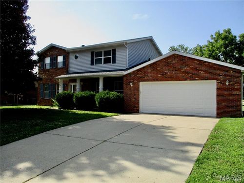 40 Lindenleaf Ln, Belleville, IL, 62223-7377 | Card Image
