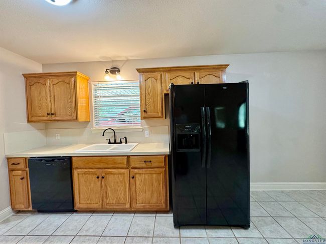 308 N Dogwood St, House other with 2 bedrooms, 2 bathrooms and null parking in Ore City TX | Image 12