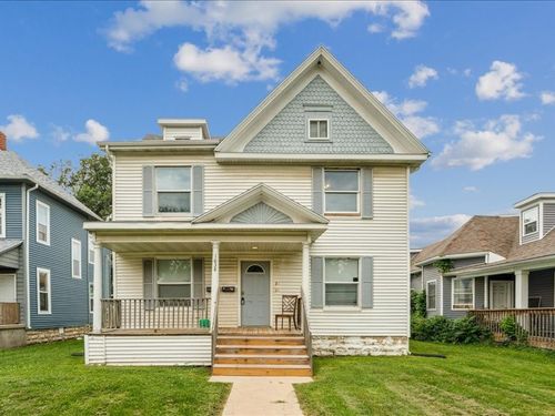 1638 B Ave Ne, Cedar Rapids, IA, 52402-5463 | Card Image