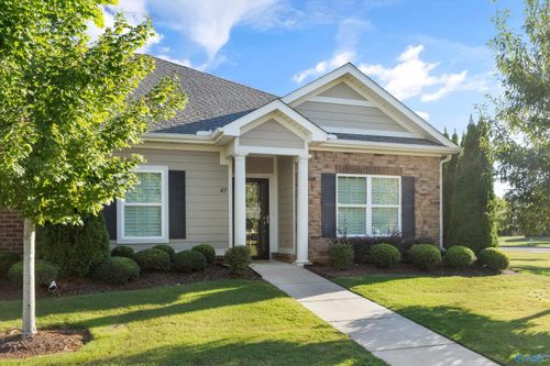 47 Moore Farm Cir Nw, Huntsville, AL, 35806-1795 | Card Image