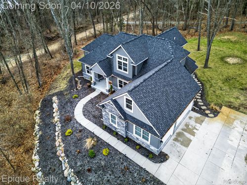 5950 Mountain Top Dr, Brighton, MI, 48116-5229 | Card Image