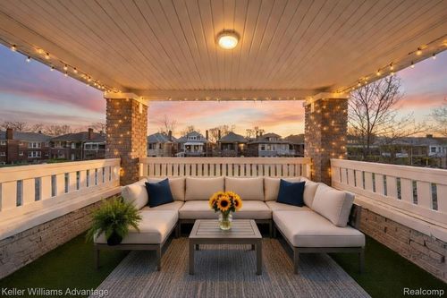 1975 Gladstone St, Detroit, MI, 48206-2231 | Card Image