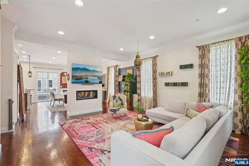 42 Roosevelt Dr, Wood Ridge, NJ, 07075-2501 | Card Image