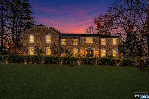 27 Pine Hill Rd, Old Tappan, NJ, 07675-7025 | Card Image