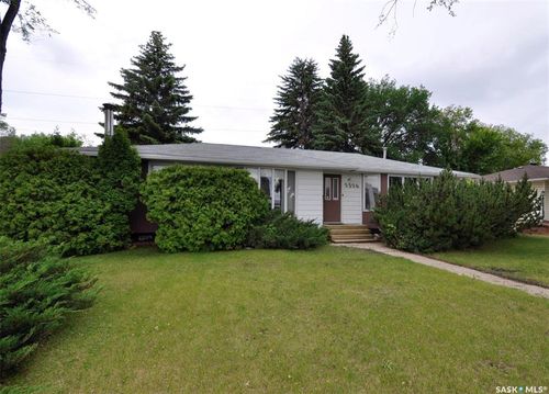 2326 Preston Ave S, Saskatoon, SK, S7J2E9 | Card Image