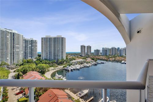 ph07-3610 Yacht Club Dr, Aventura, FL, 33180-3541 | Card Image