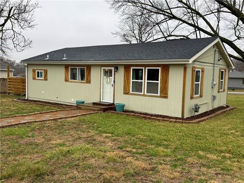 616 Shotwell St, Richmond, MO, 64085-2055 | Card Image