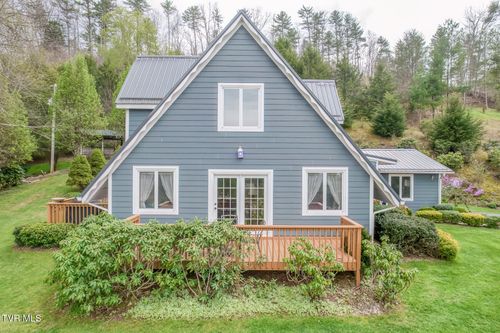 261 Calvary Ln, Mountain City, TN, 37683-4308 | Card Image