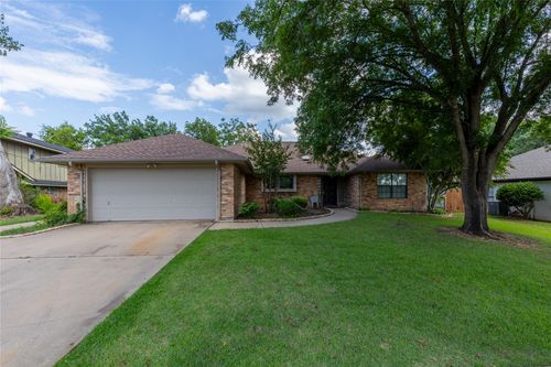 5207 Fairway Cir, Granbury, TX, 76049-5183 | Card Image