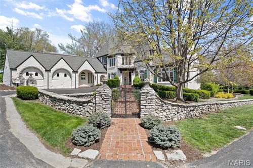 2 Northcote Rd, Brentwood, MO, 63144-1030 | Card Image