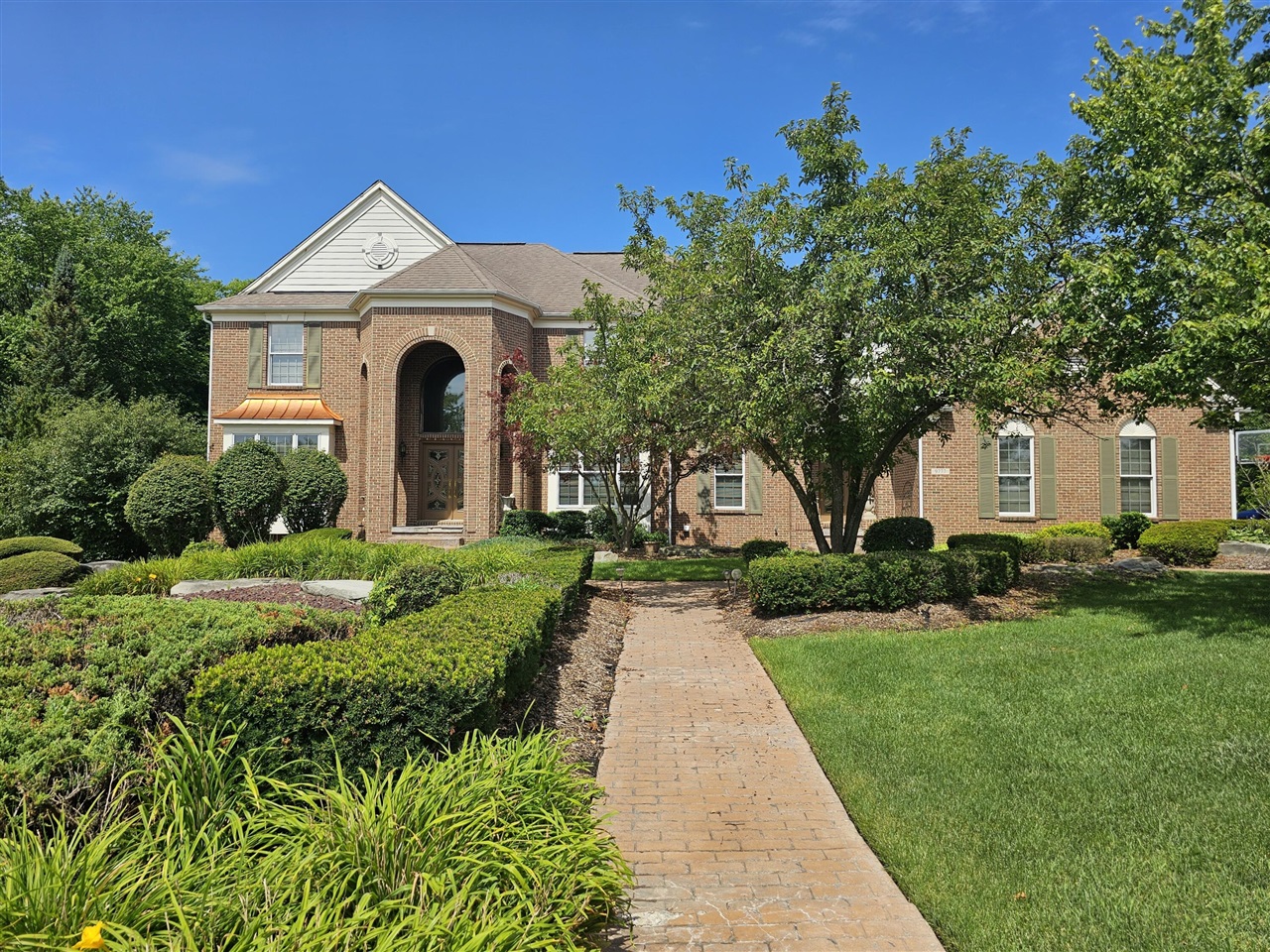 Fellows Creek Dr, Plymouth, MI 48170