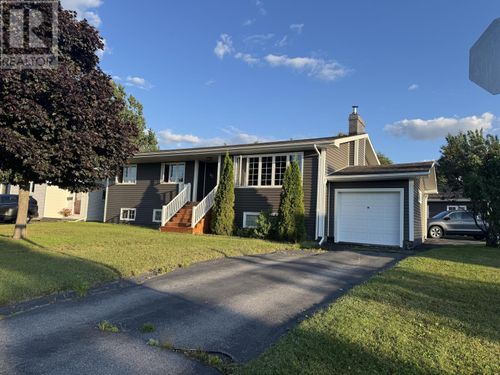 82 Rickenbacker Rd, Gander, NL, A1V2B8 | Card Image