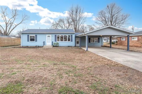 704 Saint Joseph Dr, Collinsville, IL, 62234-5126 | Card Image