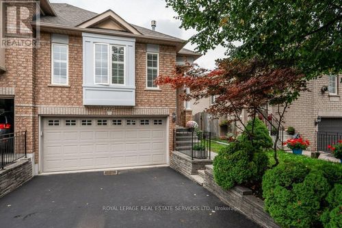 2225 Hummingbird Way, Oakville, ON, L6M3Z6 | Card Image