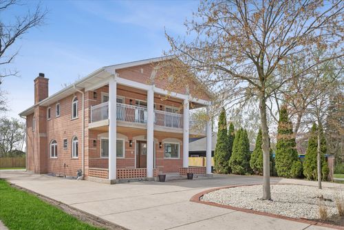 9807 W 57th St, Countryside, IL, 60525-7205 | Card Image