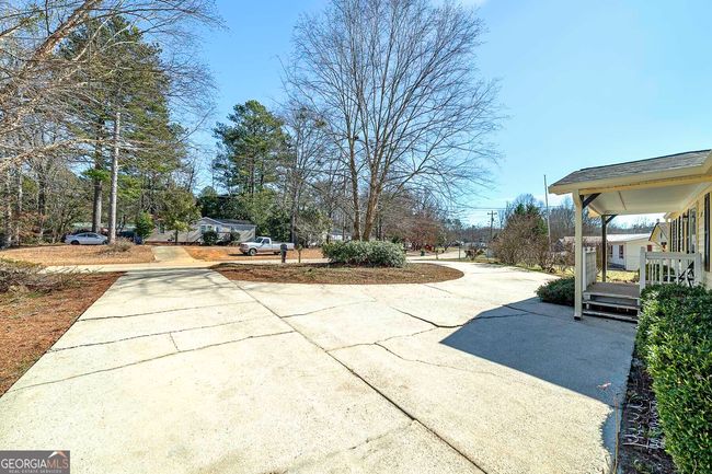 252 Lakeview Dr, House other with 3 bedrooms, 2 bathrooms and 2 parking in Locust Grove GA | Image 36