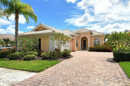 5562 Octonia Pl, SARASOTA, FL, 34238-6218 | Card Image
