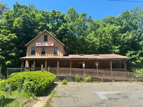3244 E Main St, Mohegan Lake, NY, 10547-1535 | Card Image